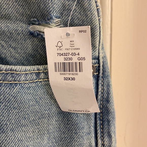 Old navy distressed jeans 32/30 NWT - Picture 4 of 4